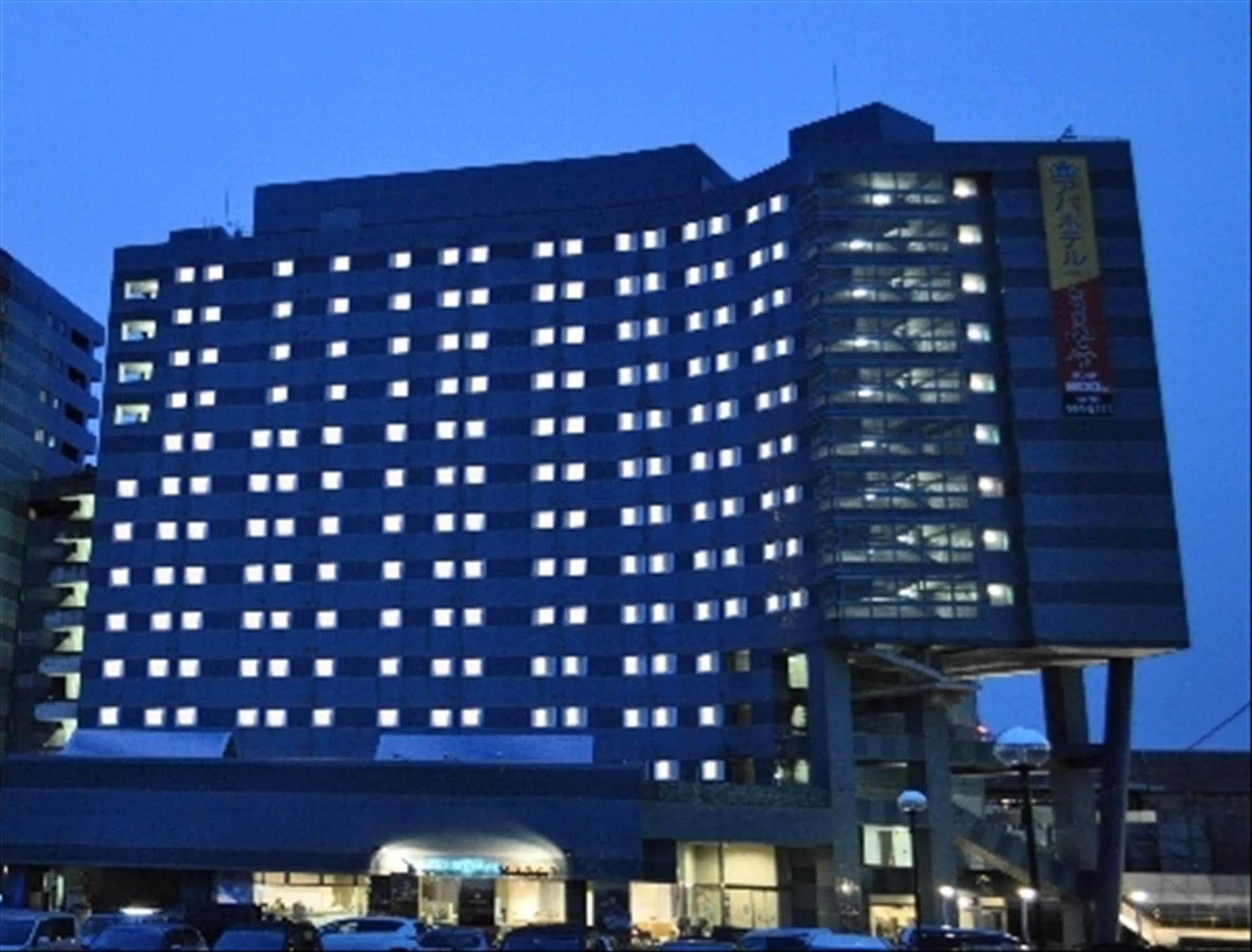 Apa Hotel Toyama Ekimae מראה חיצוני תמונה