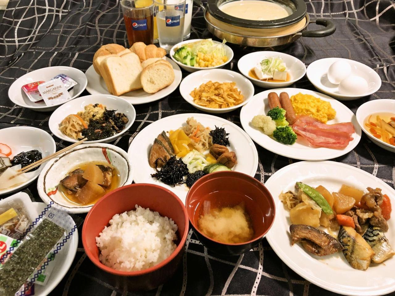 Apa Hotel Toyama Ekimae מראה חיצוני תמונה